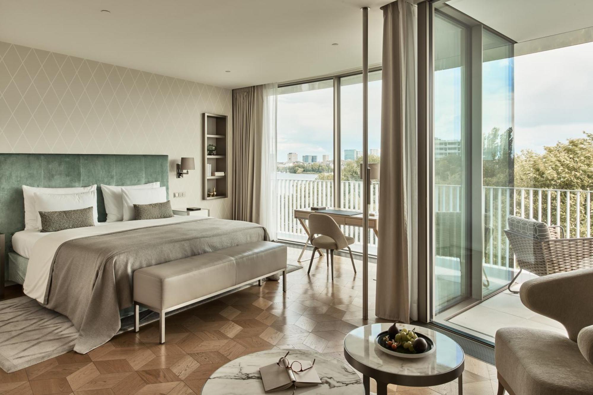 丰特奈酒店 汉堡 外观 照片 A bedroom at the London West End
